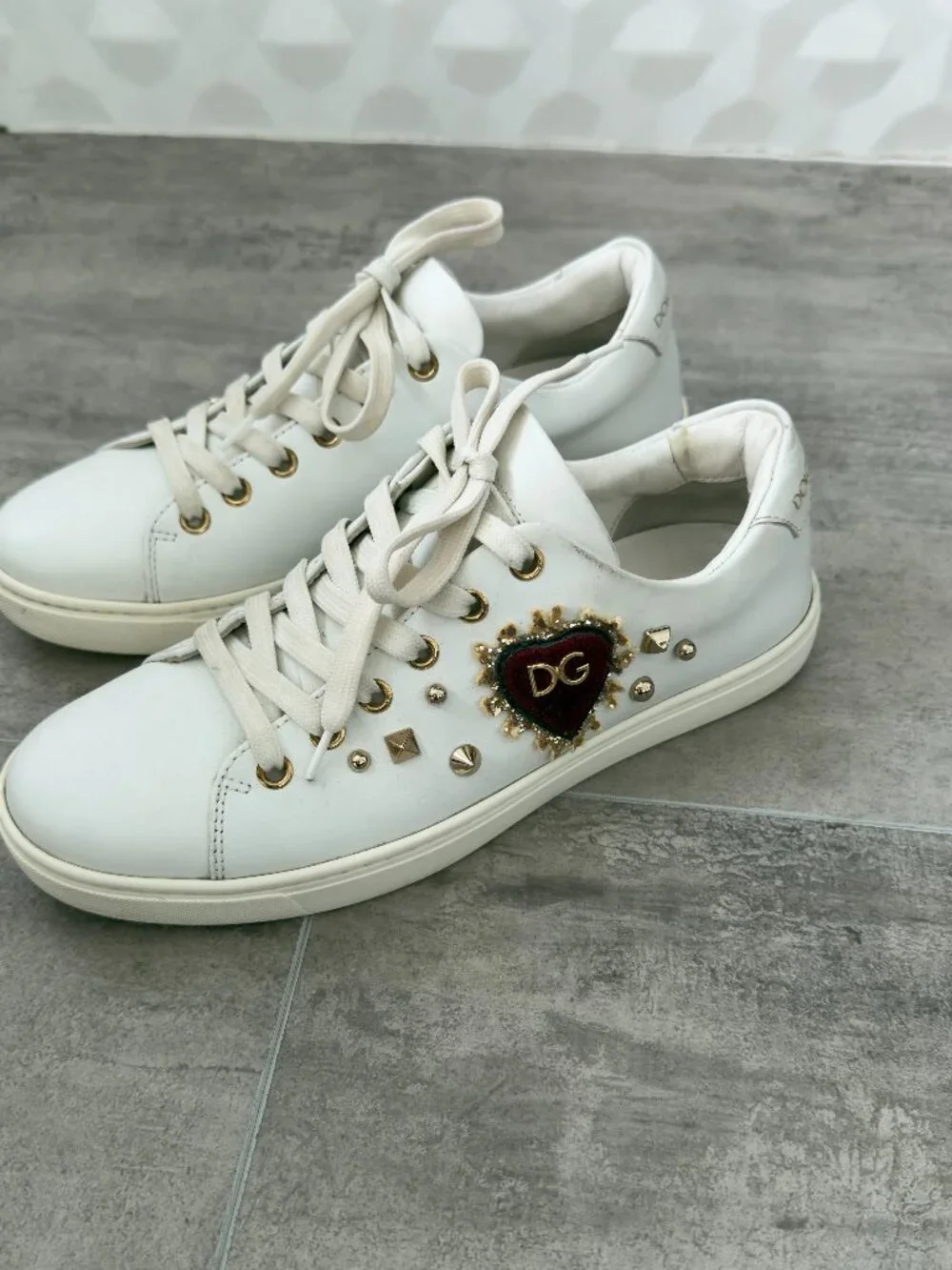 Authentic Dolce & Gabbana White Leather DG Heart Sneakers EU 37 US 7